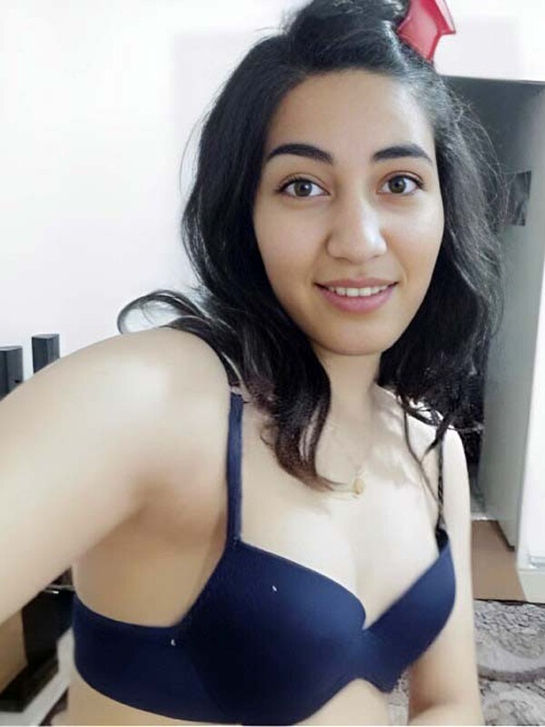 British Indian Nri Cute Sexy Slim Girlfriend Full Nude Selfies