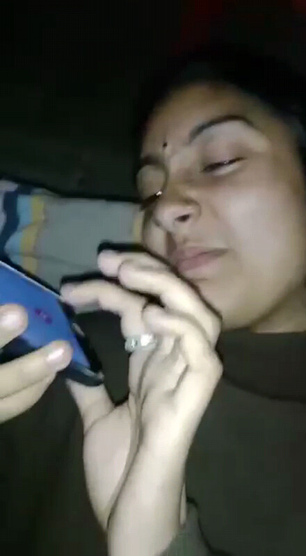 Cutie fucking by lover, while she talking on phone with clear hindi audio
