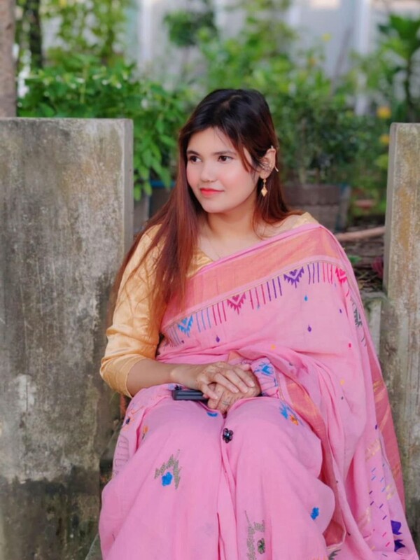 Cute GF Showing