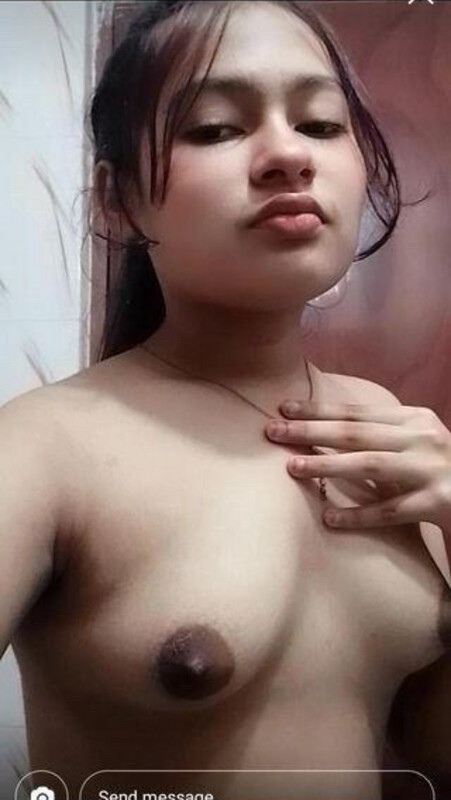 Cute GF Showing