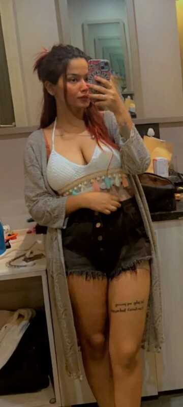 Desi lady showing big boobs+ 4 simple videos 🔥🔥
